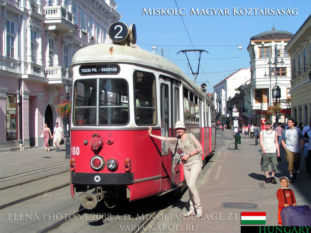 Трамвай маршрута номер 2, марки Е1 в городе Мишкольц, Венгрия